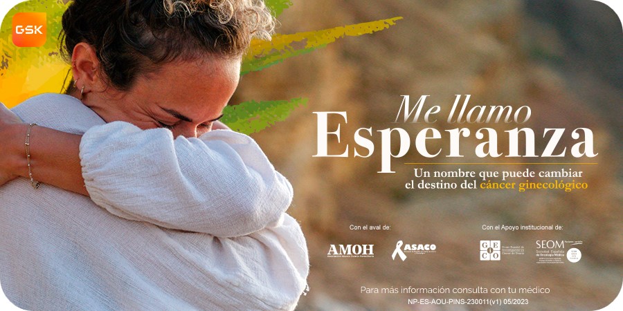 Fotografía de una mujer abrazándose así misma